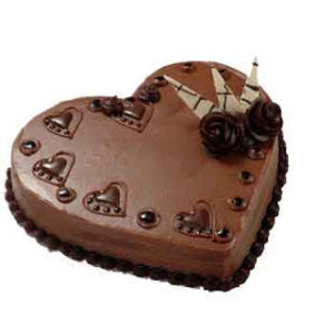 torta a forma di cuore al cioccolato