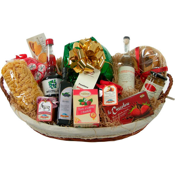 Consegna a domicilio cesto regalo per Natale con panettone pasta vino olio marmellate budini online