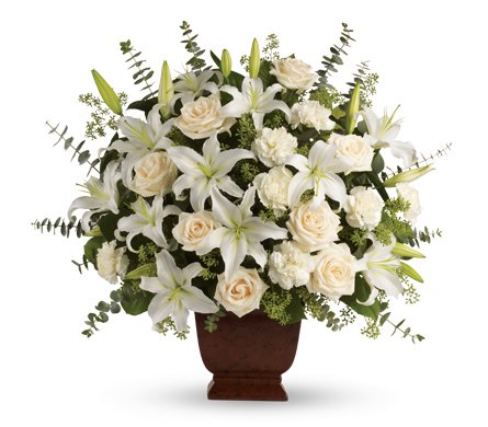 composizione elegante con fiori bianchi