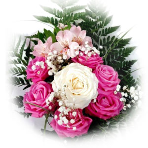 bouquet con rose fucsia, fresie e una rosa bianca al centro