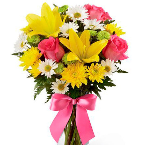 Bouquet molto grazioso con lilium gialli margherite gerbere gialle e rose rosa