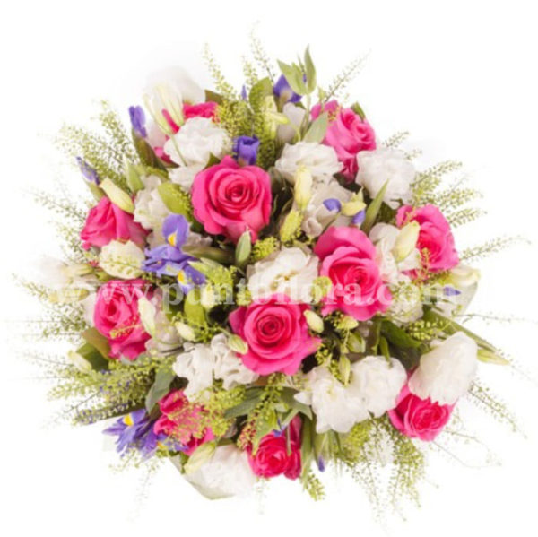 Bouquet con rose rosa, lisianthus bianchi e iris blu