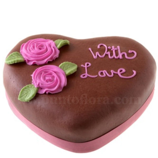 Torta a forma di cuore al cioccolato con roselline decorate in marzapane