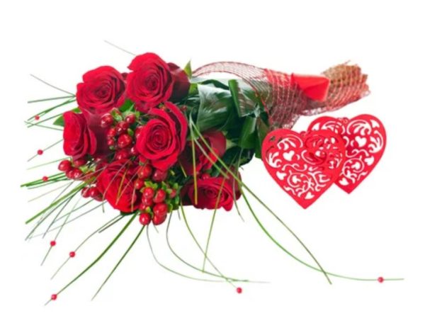 rose rosse in fascio con cuori